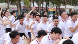 những nụ cười mất kiểm soát