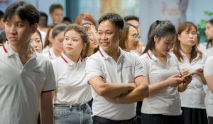 Đội này mạnh, mạnh ai nấy lo 